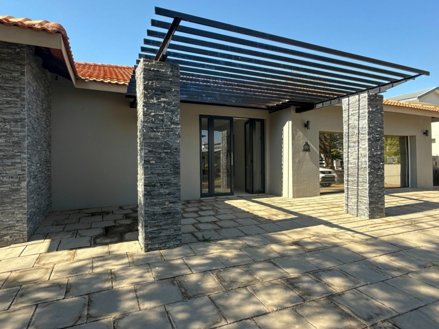 4 Bedroom Property for Sale in The Islands Estates North West